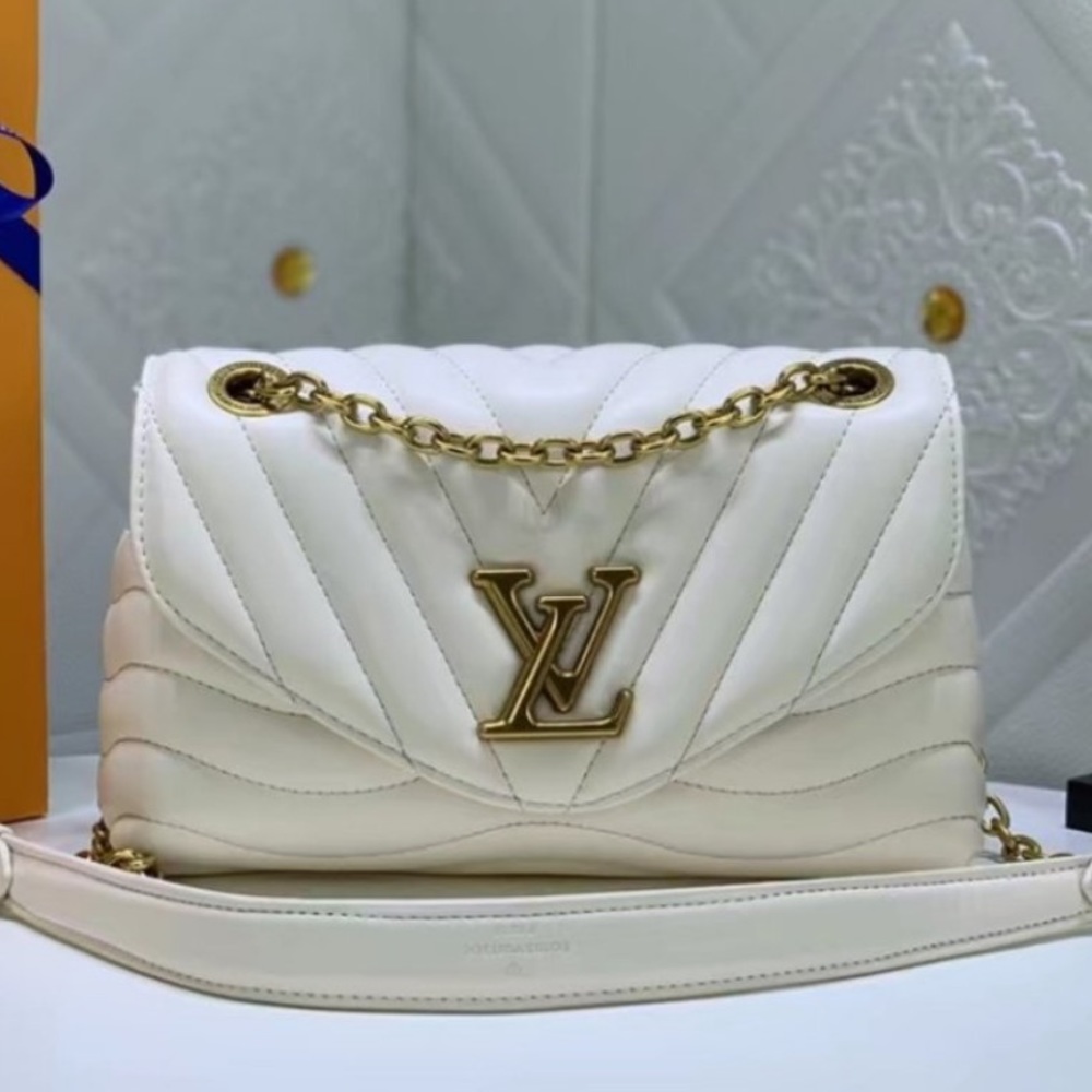 LV wave chain bag